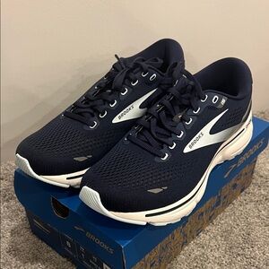 Brooks Ghost 15- women’s size 8 sneakers
